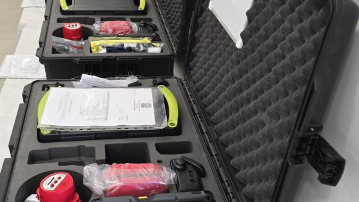 מזוודות החירום, הפיקוד והשליטה של Arrowmid