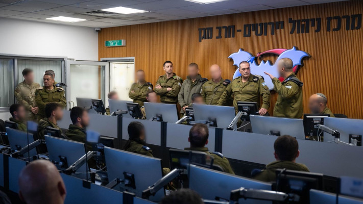 אייל זמיר בביקורו בהגנה אווירית