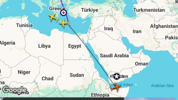 מטוסי מטען C-17A של חיל האוויר האמריקאי נמצאים בדרכם לבסיס חיל האוויר דייגו גרסיה