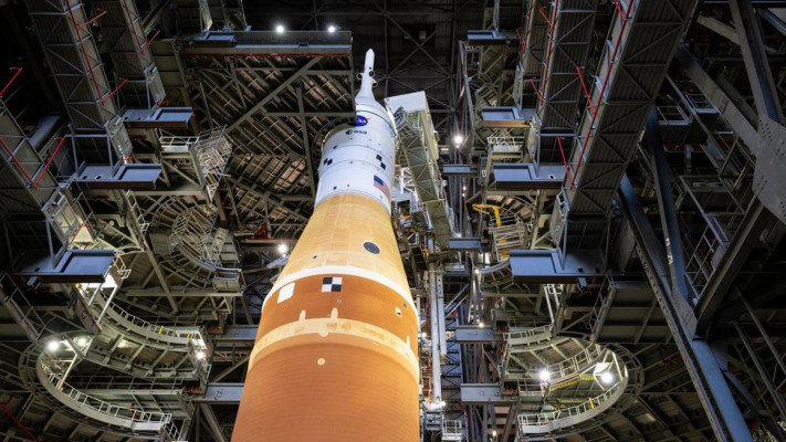 הרקטה העצומה בבניה 