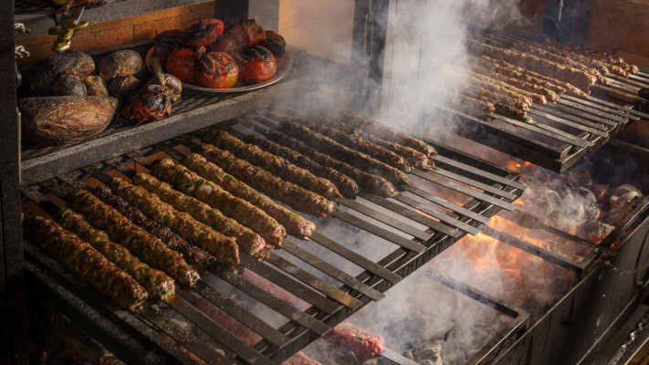 המסעדה ''מנגל''