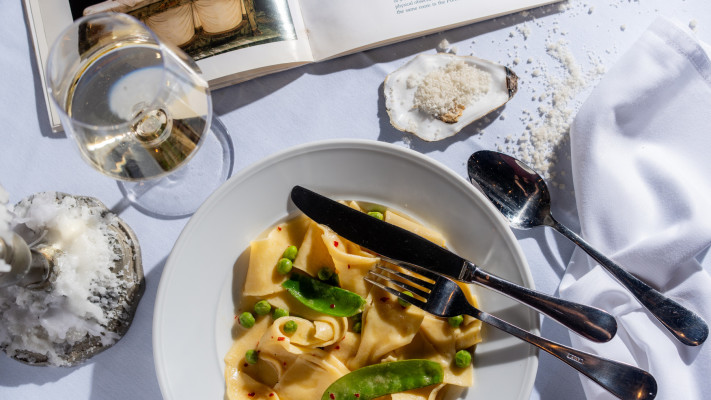 פפרדלה חמאת יוזו ואפונה טרייה - קפה אירופה