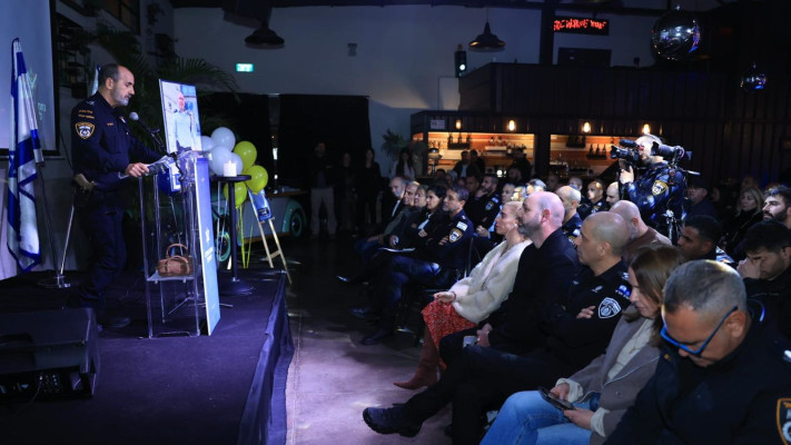 המפכ''ל דני לוי בטקס השקת אמבולנס חירום לזכרו של איציק בזוקושווילי ז״ל (צילום: שירה הרשקופ)