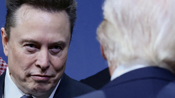 תחילה, פתר את הבעיה חלקית - והתחמק. אילון מאסק