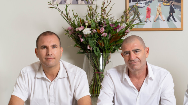 מימין: עו''ד אלכס כץ ועו''ד מוטי איצקוביץ