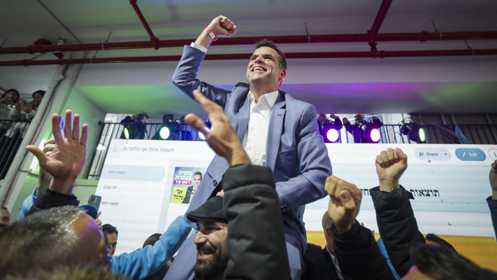 אבי סלמה לאחר הניצחון בבחירות לראשות העיר נתניה