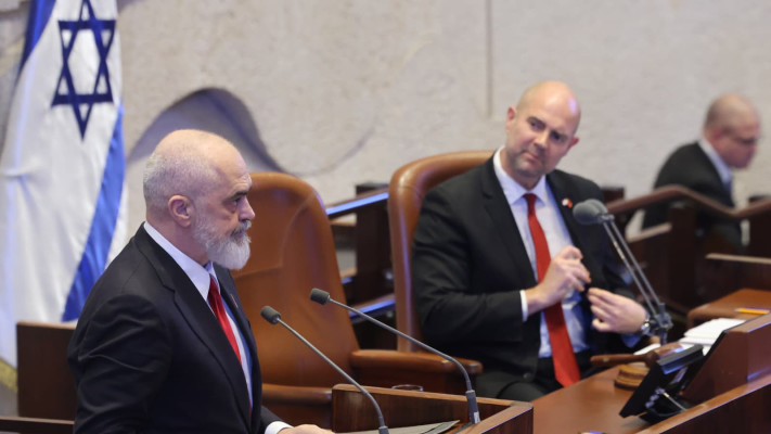 אדי ראמה. ביקור ראש מדינה מוסלמית בעת רגישה בזירה הבינלאומית