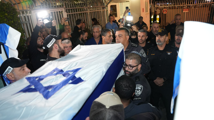 המשטרה מלווה את רס''ר רן גואילי ז''ל למכון לרפואה משפטית