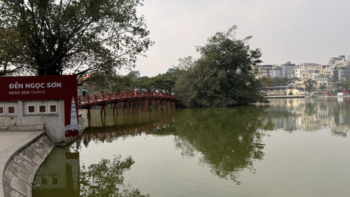 האגם בהאנוי