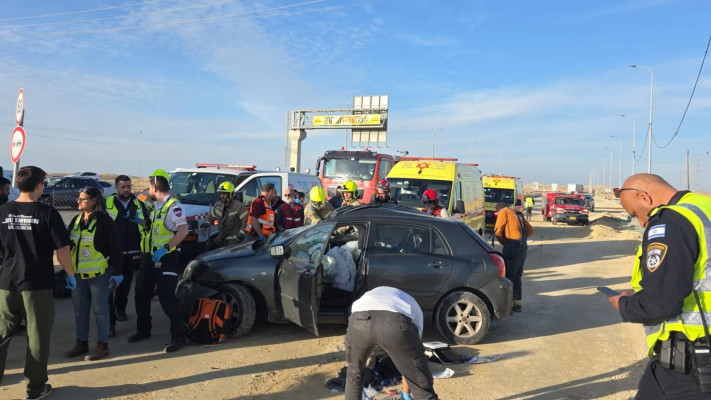זירת התאונה (צילום: תיעוד מבצעי מד''א)