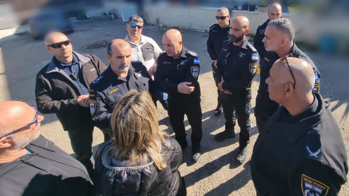 מפכ''ל המשטרה דני לוי בזירת הרצח המשולש בכפר סוועאד שבצפון