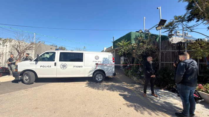 משטרה בזירת הרצח המשולש בכפר סוואעד שבגליל