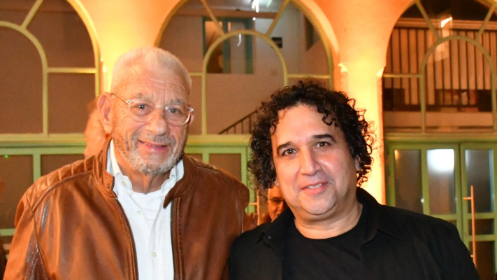 ברק מרשל מנהל אומנותי של ענבל ועו״ד נחום פינברג (צילום: יוסי טובה)