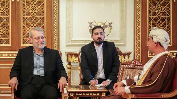 עלי לריג&rsquo;אני נפגש עם הסולטאן בן מוחמד אל־נומאני