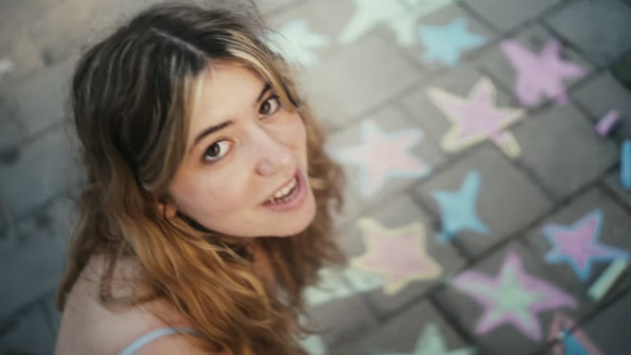 עלמה גוב בקליפ ''בסיבוב''
