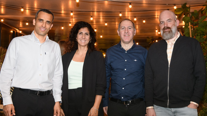 מימין לשמאל -  זיו פרנקל עמיתים ליאור סוסנקין מגדל ג'ואנה ויסמן מנורה עדי גזית ברקת