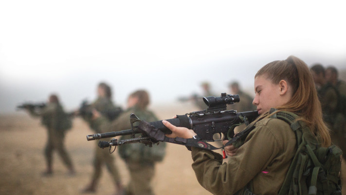 נשים לוחמות באימון, נשים בצה''ל, לוחמות