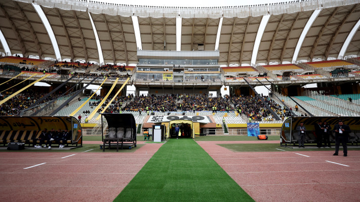 בסיס צבאי סודי. אצטדיון נגש-א ג'אהאן באספהאן