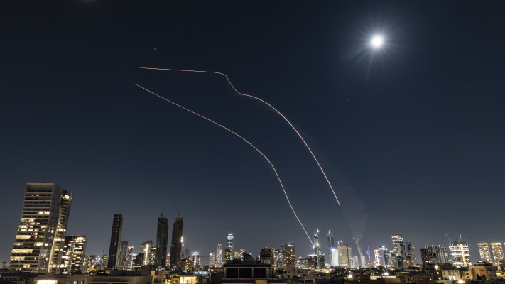 המלחמה מול איראן: ירוטים בשמי תל אביב (צילום: חיים גולדברג פלאש 90)
