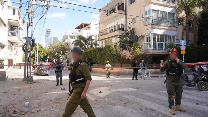 כוחות פיקוד העורף פועלים בזירת נפילה במרכז הארץ