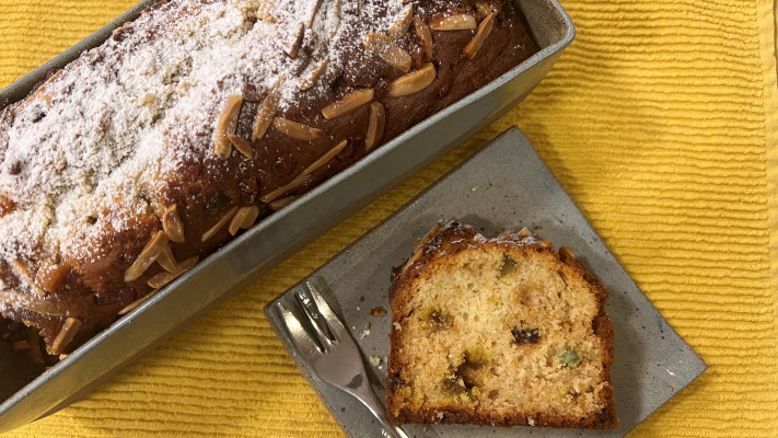 עוגה בחושה עם פירות