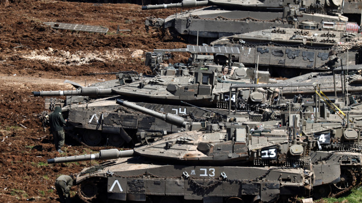 טנקים ישראלים בגבול לבנון