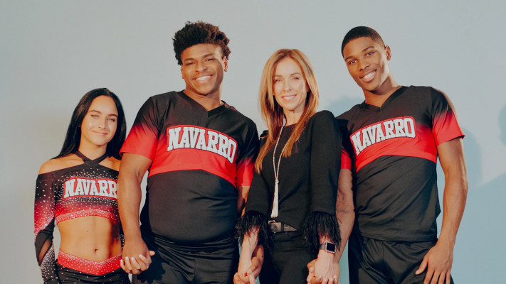 הדמויות המרכזיות של cheer. גבי באטלר (משמאל), ג'רי האריס ומוניקה אלדמה