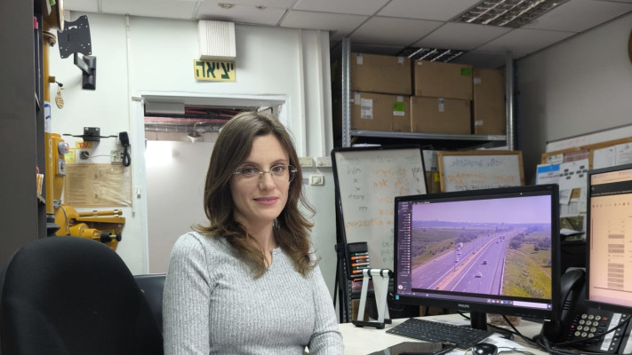 ג'ני פופלבסקי, עובדת חדר בקרה כביש 6