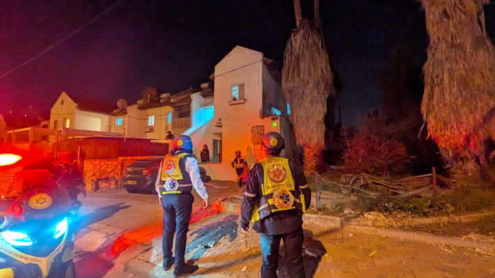 מד''א בזירת נפילת רסיס במרכז הארץ