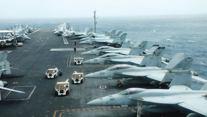 נושאת המטוסים במיצרי הורמוז