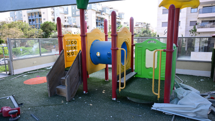 גן הילדים שנפגע בראשון לציון מפגיעת טיל איראני 