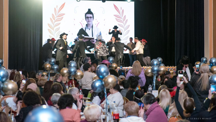 מפגן עוצמה יהודי. חגיגת בר-המצווה של אברהם