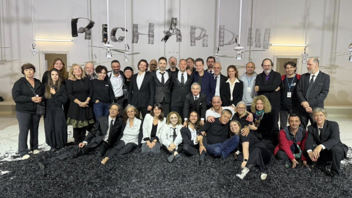 קאסט ''ריצ׳רד השלישי'' (צילום: באדיבות תיאטרון גשר)