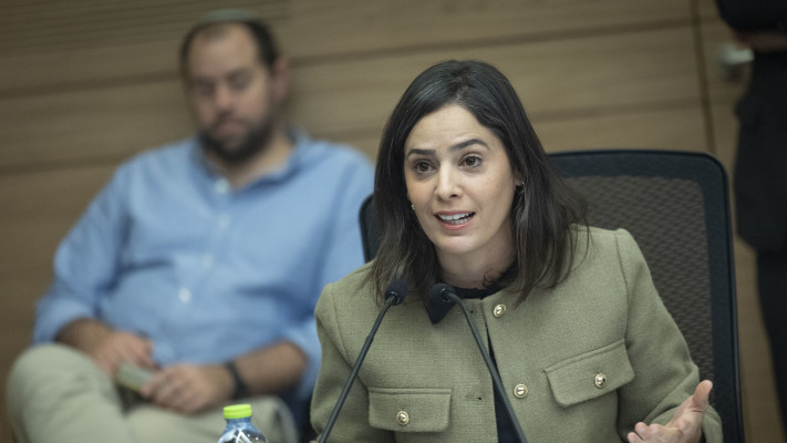 עדי עזוז