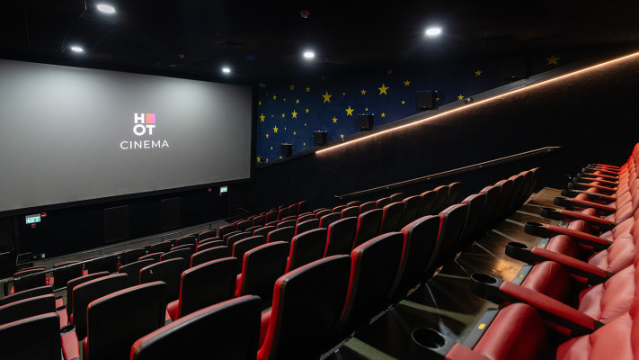 הוט סינמה