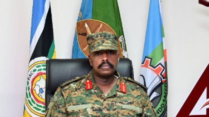 מוהוזי קיינרוגבה רמטכ''ל אוגנדה