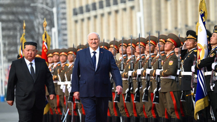 אלכסנדר לוקשנקו וקים ג'ונג און בפיונגיאנג