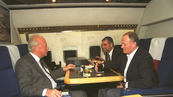 שמעון שבס, דני יתום, יצחק רבין