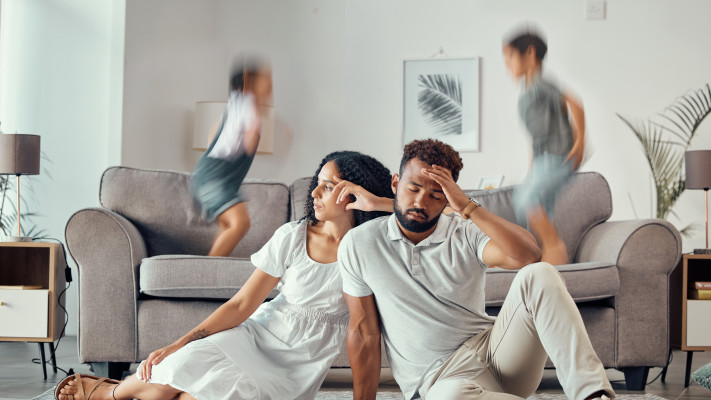 רק מחצית מן ההורים מצליחים לתמוך רגשית בילדים