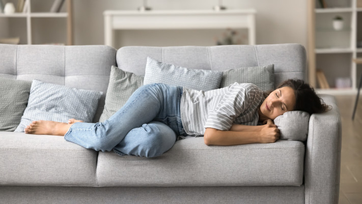 שינה על הצד. תנוחה נפוצה במיוחד