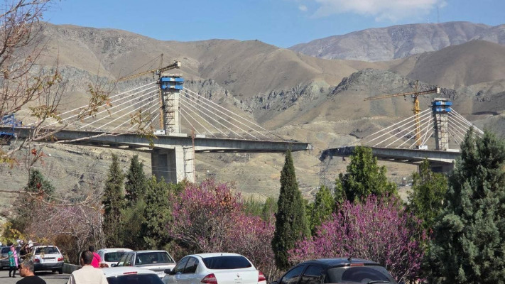 תקיפה אמריקאית באיראן: קריסת הגשר שמחבר בין טהרן לאי חארג' 