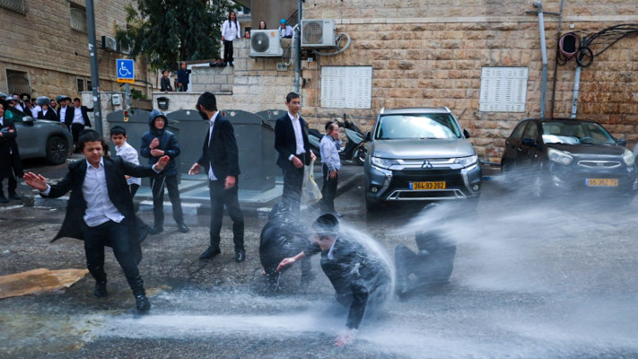 ההפגנה האלימה בכניסה ללשכת הגיוס בירושלים  