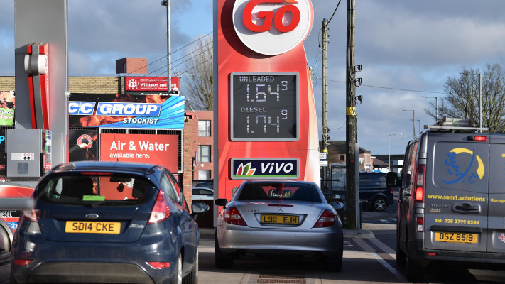 המשבר מאיים לגלוש לשכנה. תחנת דלק בצפון אירלנד