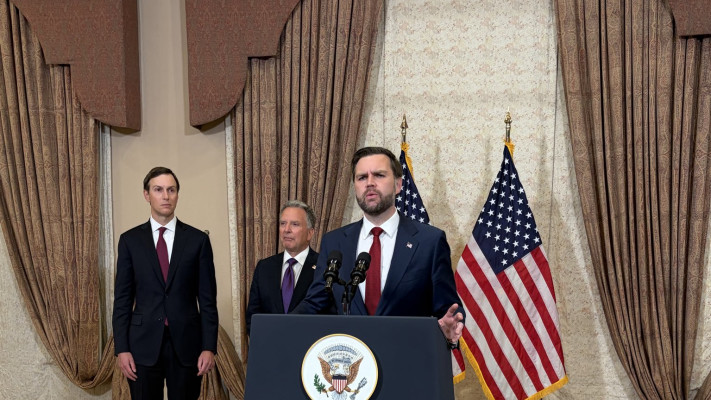 ג'יי. די. ואנס, סטיב ויטקוף וג'ארד קושנר בפקיסטן