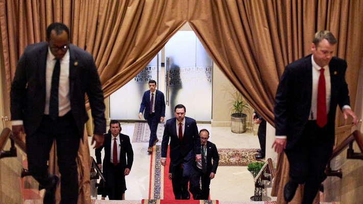 ג'יי די ואנס באסלמבאד, פקיסטן