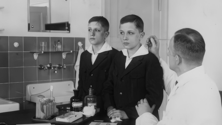 מנגלה וזוג תאומים. אכזריות מפלצתית בכסות הרפואה 