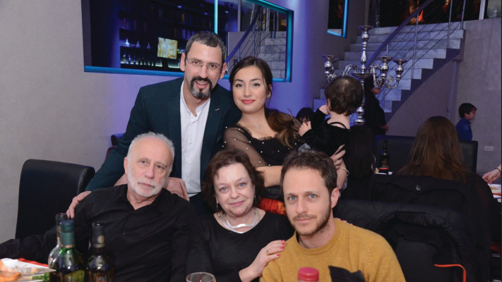 למעלה מיכאל (מישה) פאק אוסטרובסקי, דימה גרשוביץ&rsquo;, ילנה (לנה) אוסטרובסקי-גרשוביץ&rsquo; ו-ולדימיר גרשוביץ זיכרונם לברכה