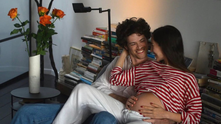 תום וגיא בתמונת הבשורה על ההריון (צילום: מתוך אינסטגרם)