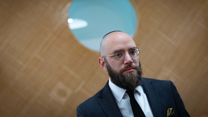 עו''ד דוד פטר מייצג את בן דביר בעתירה להדחתו