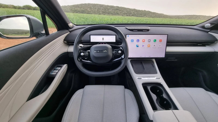  עיצוב נקי, מושבים מרווחים